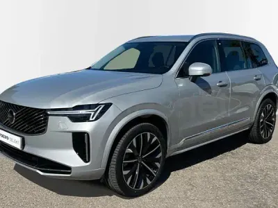 Käytetty Volvo XC90 Plus 250 HP (183 kW) 2025 Harmaa Katumaasturi