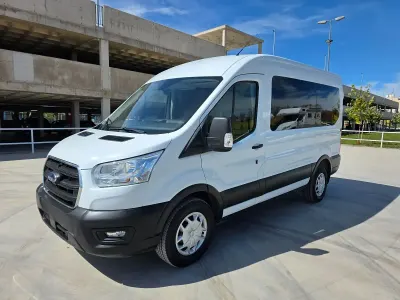 Usado Ford Transit Trend 130 CV (95 kW) 2021 Blanco Familiar