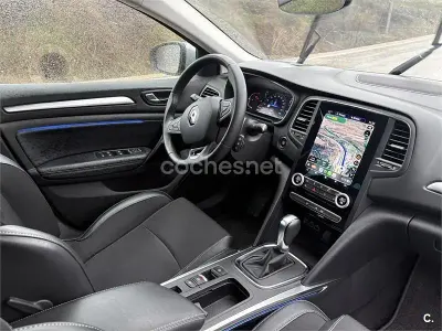 Usado Renault Mégane GrandTour Techno 140 CV (102 kW) 2022 Gris / plata Familiar