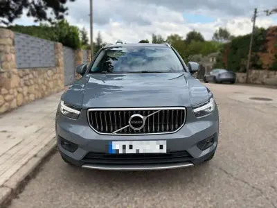 Usado Volvo XC40 Inscription 211 CV (155 kW) 2021 Gris SUV