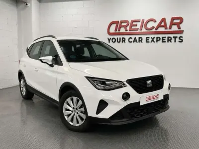 Usado Seat Arona Style 110 CV (80 kW) 2023 Blanco SUV