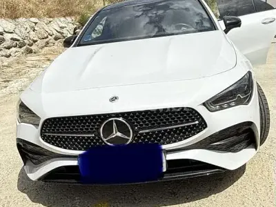 Usado Mercedes CLA250e 218 CV (160 kW) 2024 Blanco Coupe