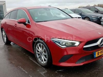 Rojo Usado 2022 Mercedes CLA180 Shooting Brake Familiar | 19.999 € (Buen precio)