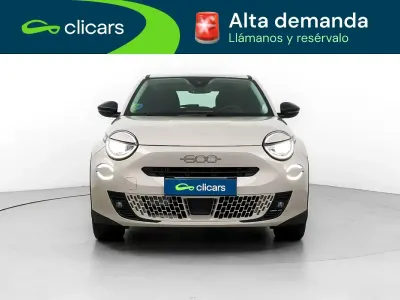 Usado Fiat 600 101 CV (74 kW) 2025 Beige SUV