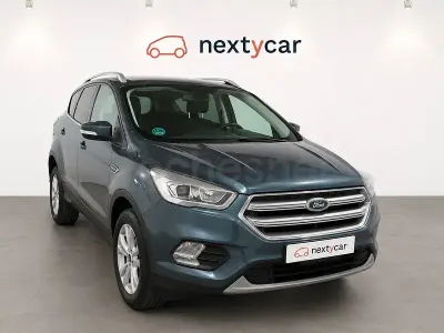 Usado Ford Kuga Trend 150 CV (110 kW) 2019 Azul SUV