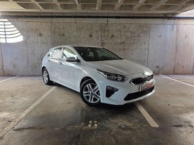 Usado Kia Ceed 136 CV (100 kW) 2021 Blanco Utilitario