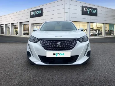 Usado Peugeot 2008 Allure 130 CV (95 kW) 2021 Blanco SUV