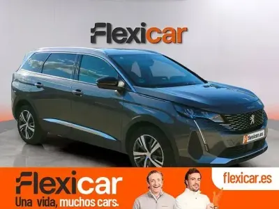 Usado Peugeot 5008 GT 130 CV (95 kW) 2024 Gris SUV