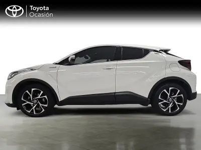 Begagnad Toyota C-HR Advance 184 HK (135 kW) 2022 Vit SUV