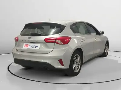Usado Ford Focus Trend 100 HP (73 kW) 2021 Cinzento Sedan