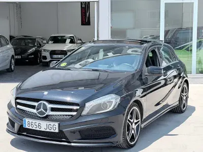 Usado Mercedes A180 AMG line 109 CV (80 kW) 2015 Negro Utilitario