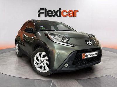 Usado Toyota Aygo X Play 72 CV (52 kW) 2022 Gris SUV