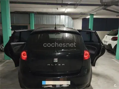 Usado Seat Altea Style 105 CV (77 kW) 2013 Negro Monovolumen