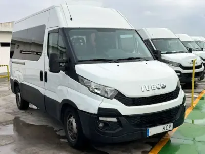Usado Iveco Daily 156 CV (114 kW) 2017 Blanco Van