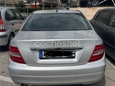 Usado Mercedes C180 Avantgarde 156 CV (114 kW) 2012 Gris / plata Berlina