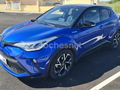 Käytetty Toyota C-HR Advance 140 HP (102 kW) 2023 Sininen Katumaasturi