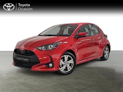 Usado Toyota Yaris Active 116 CV (85 kW) 2024 Rojo Utilitario