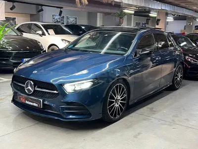 Usado Mercedes A180 116 CV (85 kW) 2021 Azul Berlina