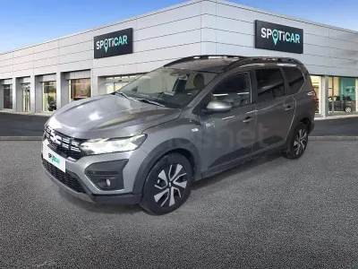 Usado Dacia Jogger Expression 110 CV (80 kW) 2025 Gris / plata Monovolumen