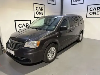 Usado Lancia Voyager Silver 178 CV (130 kW) 2015 Gris Monovolumen