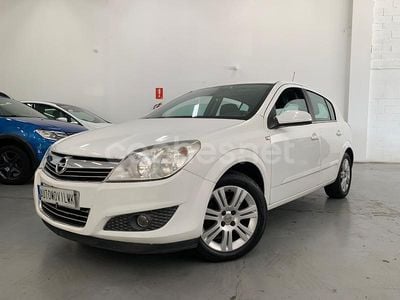 Blanco Usado 2009 Opel Astra Essentia Berlina | 3790 € (Precio justo)