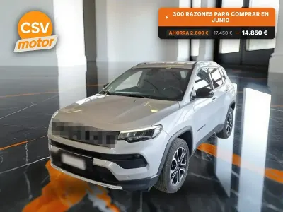 Usado Jeep Compass Limited 190 CV (139 kW) 2022 Gris / plata SUV