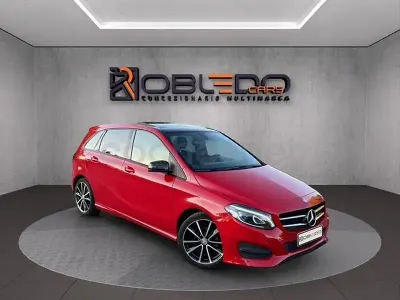 Usado Mercedes B180 AMG line 109 CV (80 kW) 2015 Rojo Utilitario