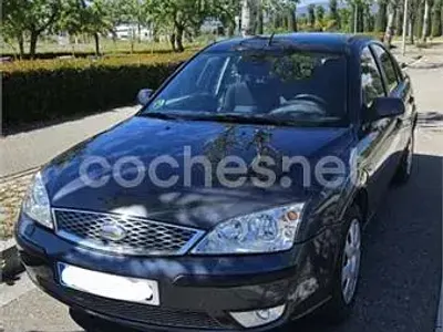 Usado Ford Mondeo Trend 130 CV (95 kW) 2007 Gris / plata Berlina