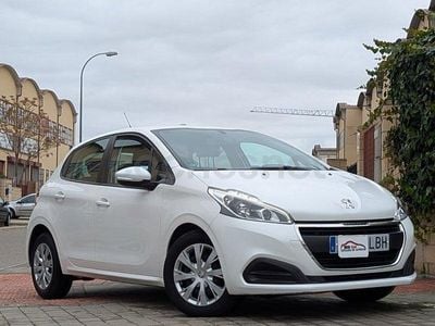 Usado Peugeot 208 Active 102 CV (75 kW) 2019 Blanco Utilitario
