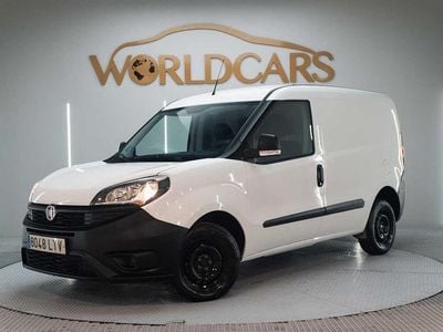Usado Fiat Doblò 95 CV (69 kW) 2021 Blanco Monovolumen