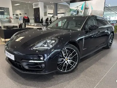 Usado Porsche Panamera 4 Platinum Edition 462 CV (339 kW) 2022 Negro