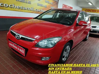 Usado Hyundai i30 Classic 109 CV (80 kW) 2009 Rojo Berlina