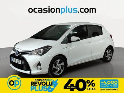Usado Toyota Yaris Hybrid Active 100 CV (73 kW) 2015 Blanco Utilitario