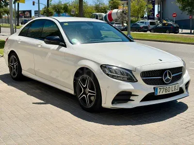 Usado Mercedes C200 160 CV (117 kW) 2020 Negro Berlina