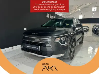 Käytetty Kia Niro 129 HP (94 kW) 2025 Musta Katumaasturi