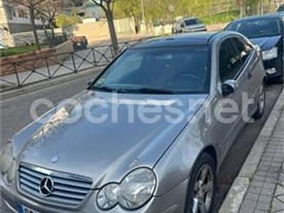 Usado Mercedes C200 163 CV (119 kW) 2004 Gris / plata Berlina