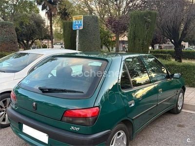 Usado Peugeot 306 Style 90 CV (66 kW) 1998 Verde Berlina