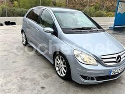 Usado Mercedes B180 109 CV (80 kW) 2008 Azul Monovolumen