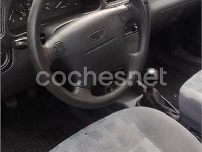 Gris / plata Usado 1999 Chevrolet Lanos SE Berlina | 1300 €