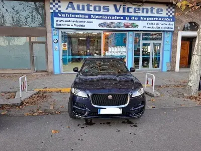 Usado Jaguar F-Pace Portfolio 180 CV (132 kW) 2019 Azul SUV