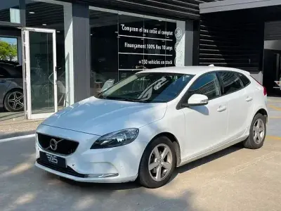 Usado Volvo V40 Momentum 120 CV (88 kW) 2018 Blanco Utilitario