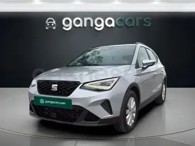 Usado Seat Arona Style 110 CV (80 kW) 2023 Gris / plata SUV
