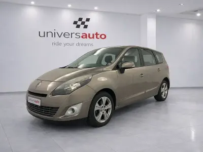 Usado Renault Grand Scénic Dynamique 130 CV (95 kW) 2011 Beige Monovolumen