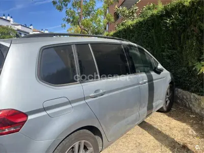 Usado VW Touran 150 CV (110 kW) 2026 Gris / plata Monovolumen