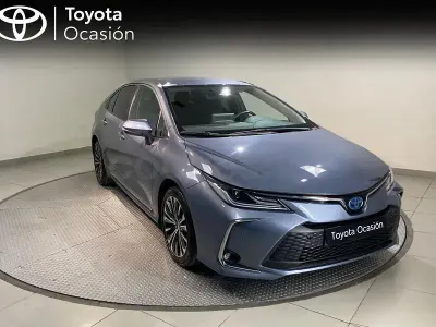 Usado Toyota Corolla Plus 140 CV (102 kW) 2025 Gris / plata Berlina