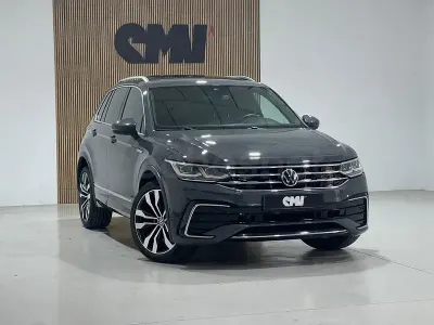 Usado VW Tiguan R-line 150 CV (110 kW) 2020 Gris / plata SUV
