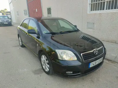 Usado Toyota Avensis Executive 150 CV (110 kW) 2005 Negro Berlina