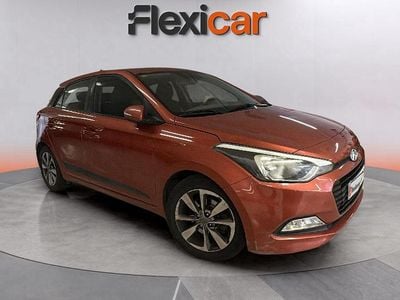 Usado Hyundai i20 101 CV (74 kW) 2016 Naranja Berlina