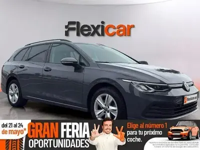 Usado VW Golf VII 115 HP (84 kW) 2021 Cinzento Citadino