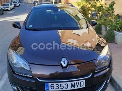 Marrón Usado 2012 Renault Mégane GrandTour Dynamique Familiar | 5900 € (Precio justo)